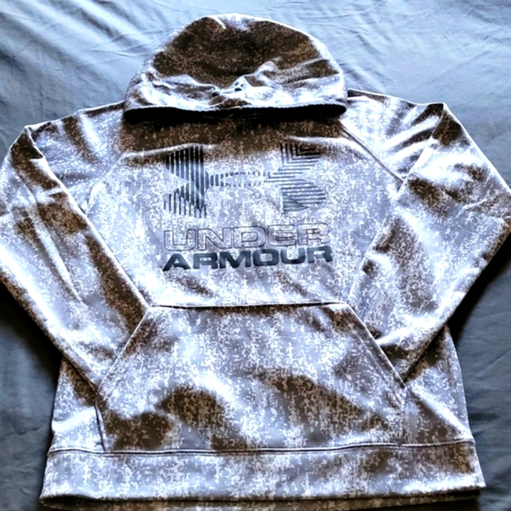 UNDER ARMOUR HOODIE